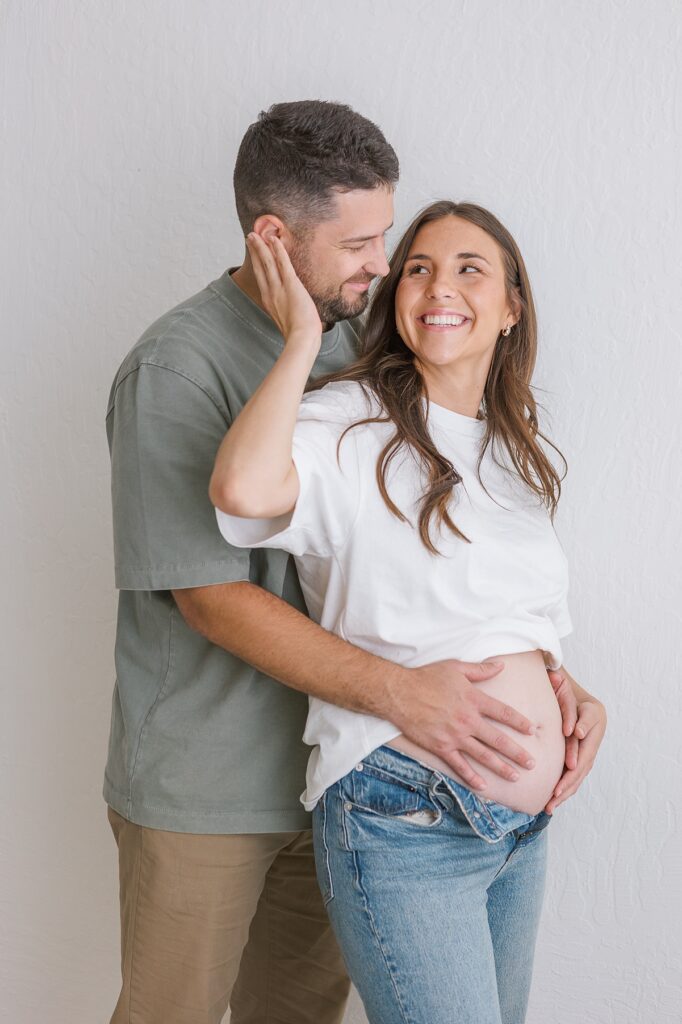 casual maternity photo in mesa arizona studio