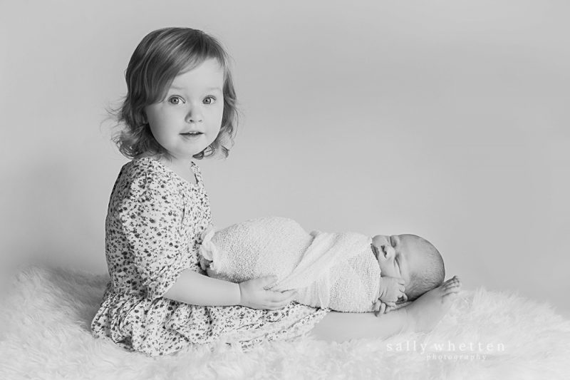 East Mesa newborn baby photos, sally whetten photography, tips for booking your newborn session, big sister photos, baby brother pictures