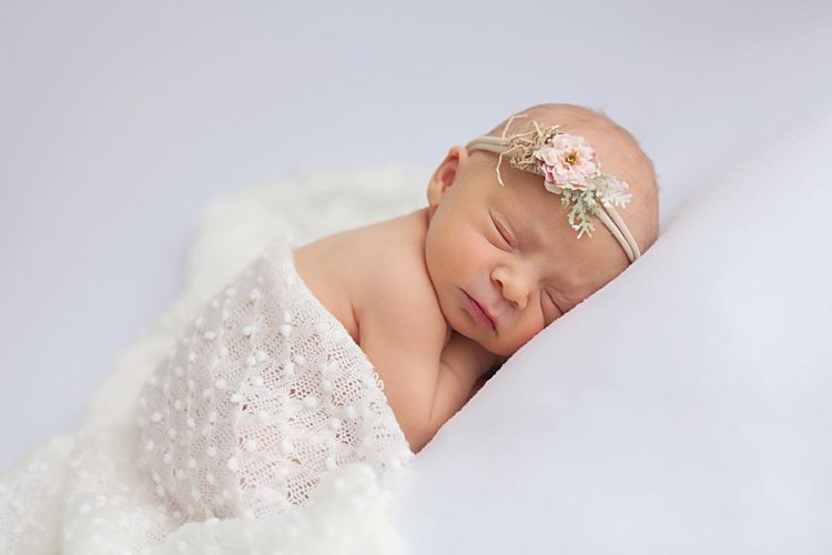 az newborn baby photographer, baby milestones, when to photograph baby milestones, babies on classic white background