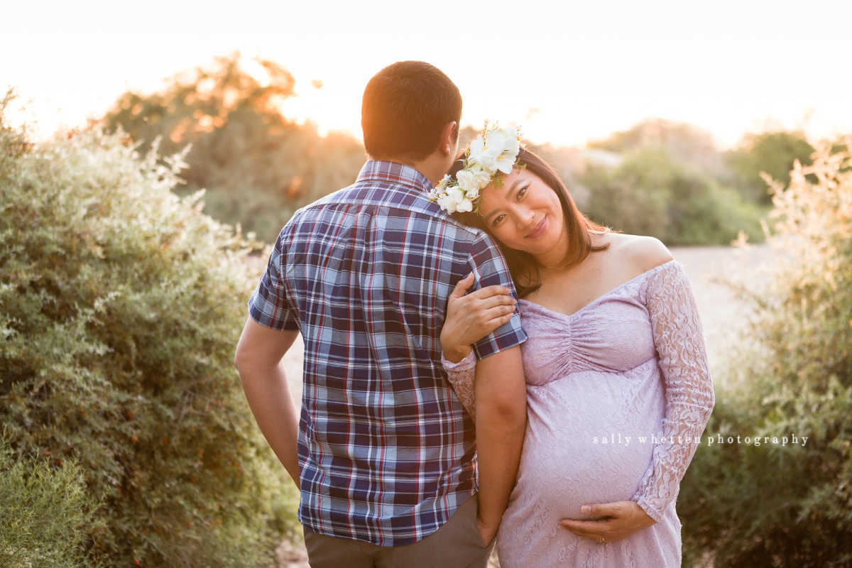 maternity session at sunset in the gilbert riparian preserve