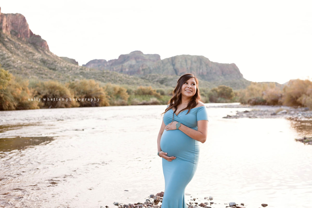 beautiful maternity picture in one of my top 5 favorite maternity portrait locations